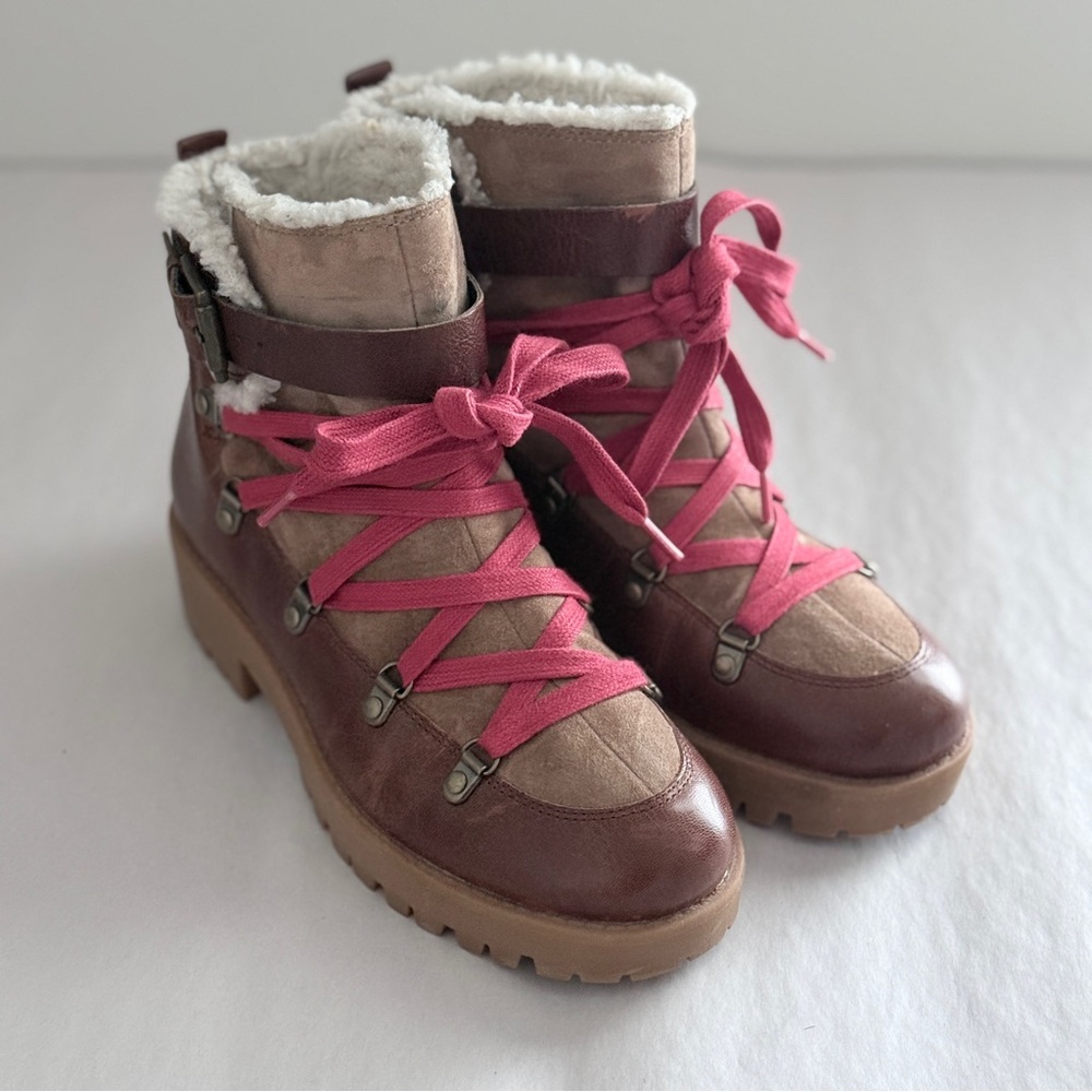 Nine West Real Leather Sherpa Red Lace Up Boots w/ Buckle Strap Women's 5